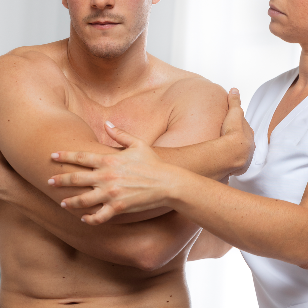 Sports massage therapy for surfers in Santa Teresa, Costa Rica, designed for muscle recovery and injury prevention.